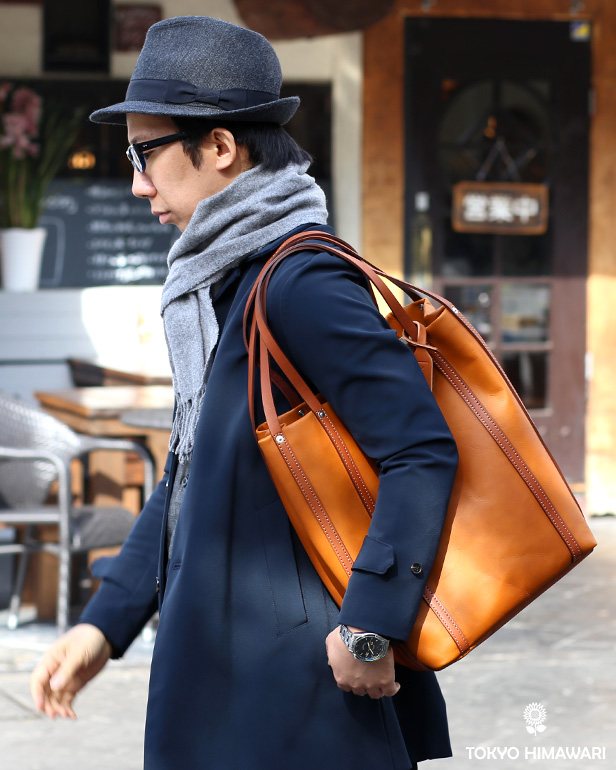 厚口のフルタンニン鞣し革を贅沢に使用！日本の老舗バッグ専門ブランド