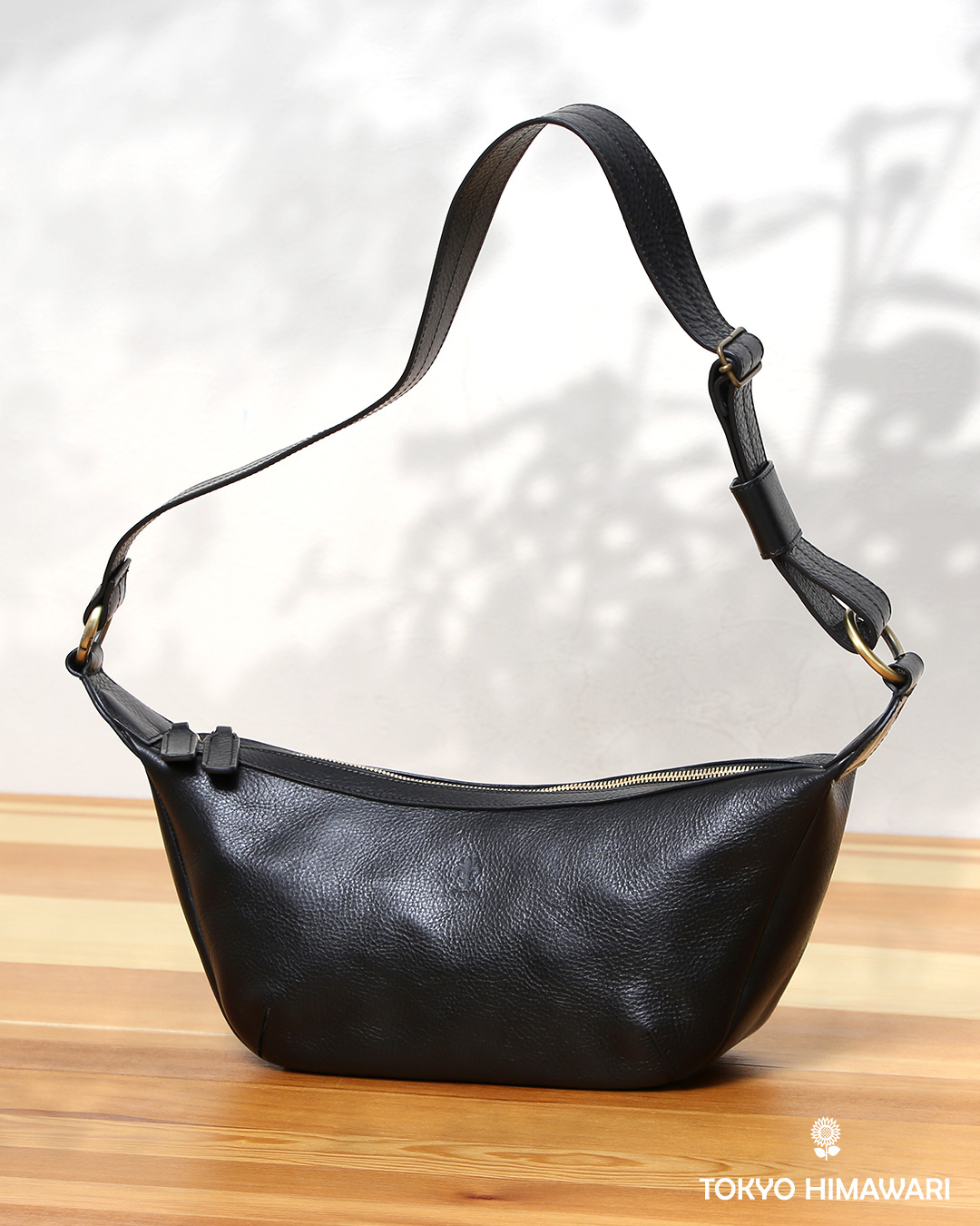 CI-VA(チーバ) レザーボディーバッグ