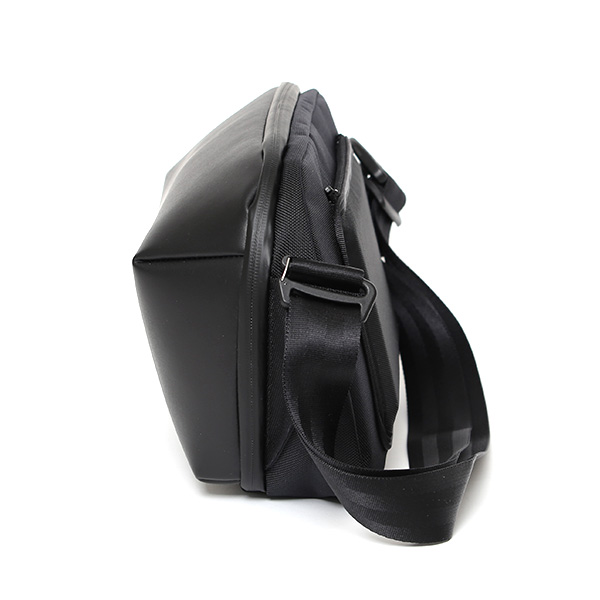  beruf baggage ショルダーバッグ メンズ 本革 防水レザー 日本製 ブラック 黒 黒色 スリングバッグ ボディーバッグ レディース 斜め掛け 大容量 ペットボトル 折り畳み傘 収納可能 自転車 ベルーフバゲージ URBAN EXPLORER 6.0 brf-GR21-WPL