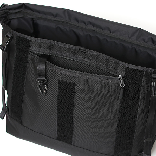 beruf baggage メッセンジャーバッグ メンズ 大容量 26L 防水 日本製 ショルダーバッグ ブラック 黒 黒色 17インチ PC収納可能 エアーバリスティックナイロン 自転車 通勤 リフレクター 斜め掛け フラップ ベルーフバゲージ HOBO 26 brf-CF32-BTX