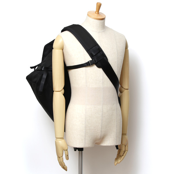 beruf baggage メッセンジャーバッグ メンズ 大容量 26L 防水 日本製 ショルダーバッグ ブラック 黒 黒色 17インチ PC収納可能 エアーバリスティックナイロン 自転車 通勤 リフレクター 斜め掛け フラップ ベルーフバゲージ HOBO 26 brf-CF32-BTX