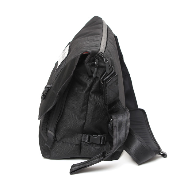 beruf baggage メッセンジャーバッグ メンズ 大容量 26L 防水 日本製 ショルダーバッグ ブラック 黒 黒色 17インチ PC収納可能 エアーバリスティックナイロン 自転車 通勤 リフレクター 斜め掛け フラップ ベルーフバゲージ HOBO 26 brf-CF32-BTX