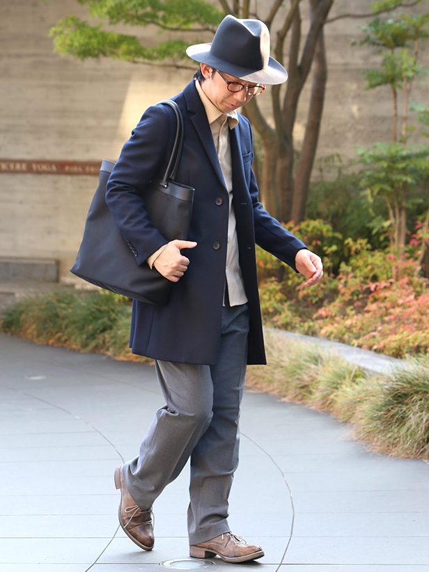 Fetia(フェティア) モアナシリーズ 超軽量ナイロン トートバッグ ブラック モデル 着用 コーディネート 画像