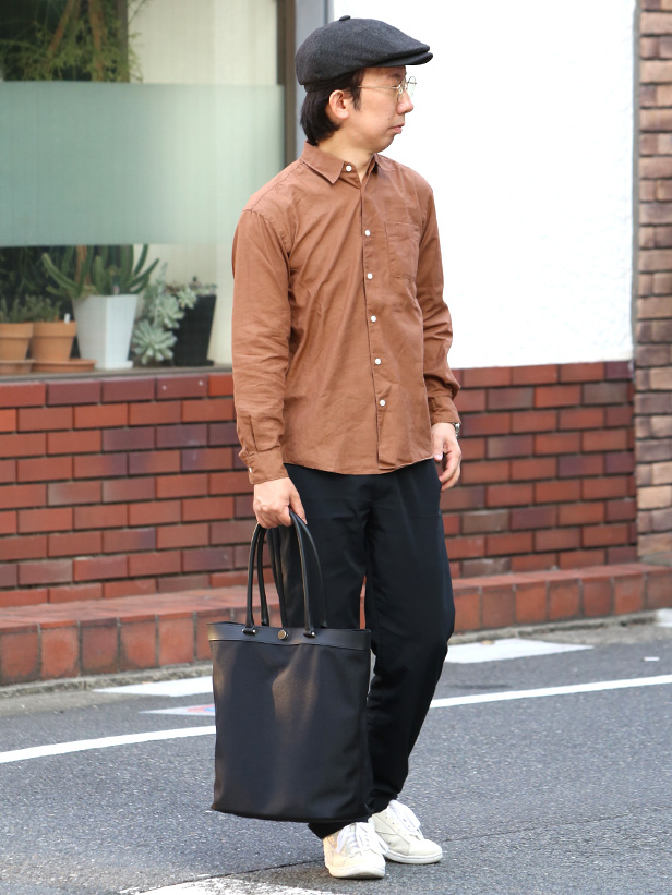 Fetia(フェティア) モアナシリーズ 超軽量ナイロン トートバッグ ブラック モデル 着用 コーディネート 画像