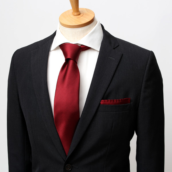 ポケットチーフ 日本製 ハンドロール 手縫い シルク100% 無地 レッド ワイン 赤色 ポケットスクエア ビジネス 仕事 フォーマル 結婚式 披露宴 パーティー 男性 メンズ 高級 プレゼント ギフト 30代 40代 50代 60代 フランコ スパダ Franco Spada