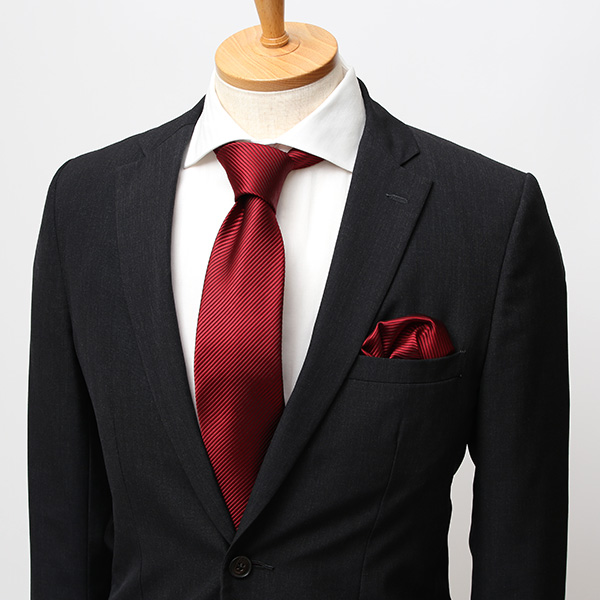 ポケットチーフ 日本製 ハンドロール 手縫い シルク100% 無地 レッド ワイン 赤色 ポケットスクエア ビジネス 仕事 フォーマル 結婚式 披露宴 パーティー 男性 メンズ 高級 プレゼント ギフト 30代 40代 50代 60代 フランコ スパダ Franco Spada