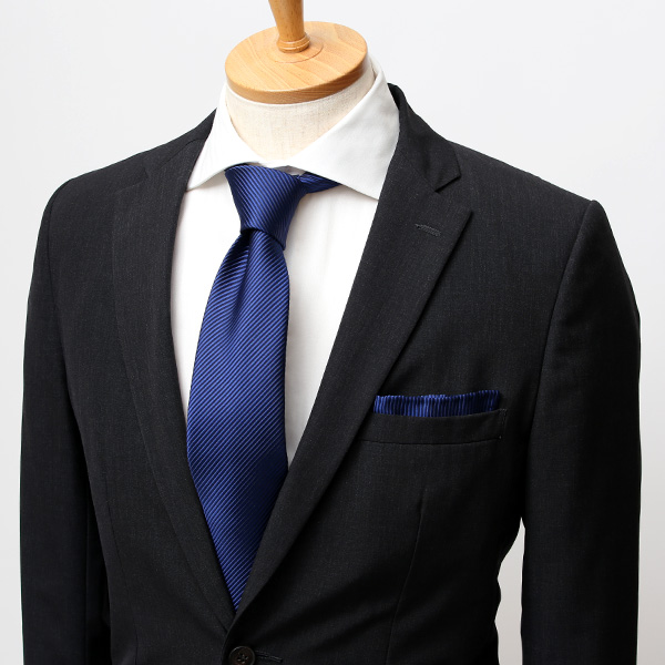 ポケットチーフ 日本製 ハンドロール 手縫い シルク100% 無地 ブルー ネイビー 青色 ポケットスクエア ビジネス 仕事 フォーマル 結婚式 披露宴 パーティー 男性 メンズ 高級 プレゼント ギフト 30代 40代 50代 60代 フランコ スパダ Franco Spada