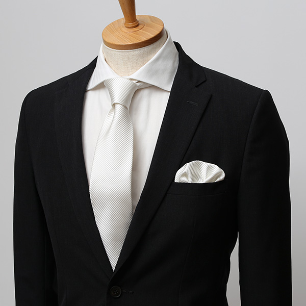 ポケットチーフ 日本製 ハンドロール 手縫い シルク100% 無地 ホワイト 白色 ポケットスクエア ビジネス 仕事 フォーマル 結婚式 披露宴 パーティー 男性 メンズ 高級 プレゼント ギフト 30代 40代 50代 60代 フランコ スパダ Franco Spada