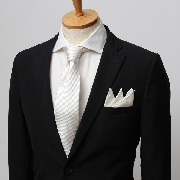 ポケットチーフ 日本製 ハンドロール 手縫い シルク100% 無地 ホワイト 白色 ポケットスクエア ビジネス 仕事 フォーマル 結婚式 披露宴 パーティー 男性 メンズ 高級 プレゼント ギフト 30代 40代 50代 60代 フランコ スパダ Franco Spada