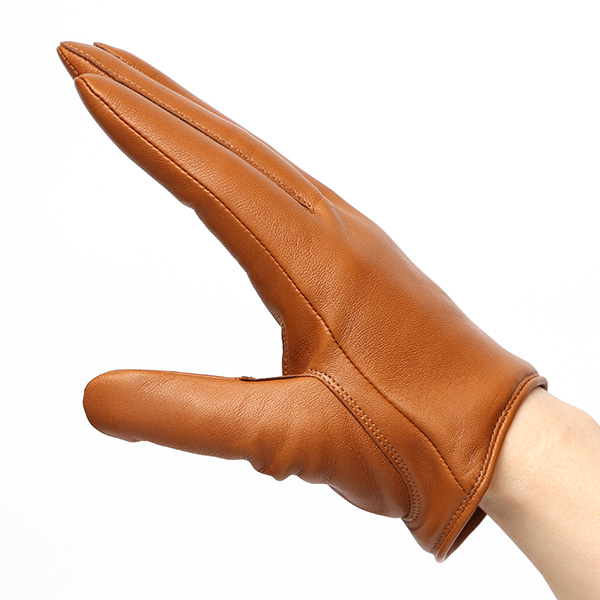  手袋 レディース 本革 カシミヤ裏地 ショート丈 防寒 革手袋 日本製 ブランド キャメル ブラウン 茶 茶色 30代 40代 50代 女性 通勤 ビジネス プレゼント 化粧箱付き おしゃれ 高級 KURODA(クロダ)