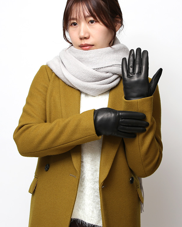 手袋 レディース 本革 カシミヤ裏地 スマホ対応 ショート丈 防寒 革手袋 日本製 ブランド ブラック 黒 黒色 30代 40代 50代 女性 タッチパネル 操作可能 通勤 ビジネス プレゼント 化粧箱付き おしゃれ 高級 KURODA(クロダ)