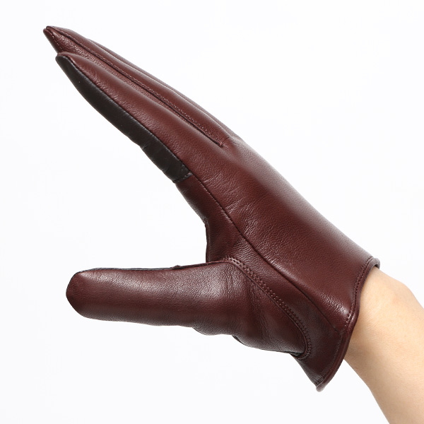  手袋 レディース 本革 カシミヤ裏地 スマホ対応 ショート丈 防寒 革手袋 日本製 ブランド ブラウン 茶 茶色 30代 40代 50代 女性 タッチパネル 操作可能 通勤 ビジネス プレゼント 化粧箱付き おしゃれ 高級 KURODA(クロダ)