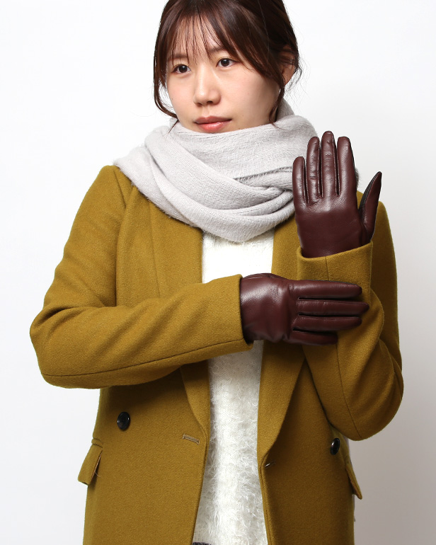 手袋 レディース 本革 カシミヤ裏地 スマホ対応 ショート丈 防寒 革手袋 日本製 ブランド ブラウン 茶 茶色 30代 40代 50代 女性 タッチパネル 操作可能 通勤 ビジネス プレゼント 化粧箱付き おしゃれ 高級 KURODA(クロダ)