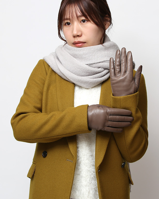 手袋 レディース 本革 カシミヤ裏地 スマホ対応 ショート丈 防寒 革手袋 日本製 ブランド グレー グレイ 灰色 30代 40代 50代 女性 タッチパネル 操作可能 通勤 ビジネス プレゼント 化粧箱付き おしゃれ 高級 KURODA(クロダ)