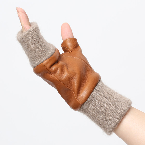 手袋 レディース 本革 カシミヤ裏地 フィンガーレス 防寒 革手袋 日本製 ブランド キャメル ブラウン 茶 茶色 スマホ タッチパネル 操作可能 女性 通勤 ビジネス プレゼント 化粧箱付き おしゃれ 高級 KURODA(クロダ)
