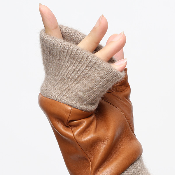 手袋 レディース 本革 カシミヤ裏地 フィンガーレス 防寒 革手袋 日本製 ブランド キャメル ブラウン 茶 茶色 スマホ タッチパネル 操作可能 女性 通勤 ビジネス プレゼント 化粧箱付き おしゃれ 高級 KURODA(クロダ)