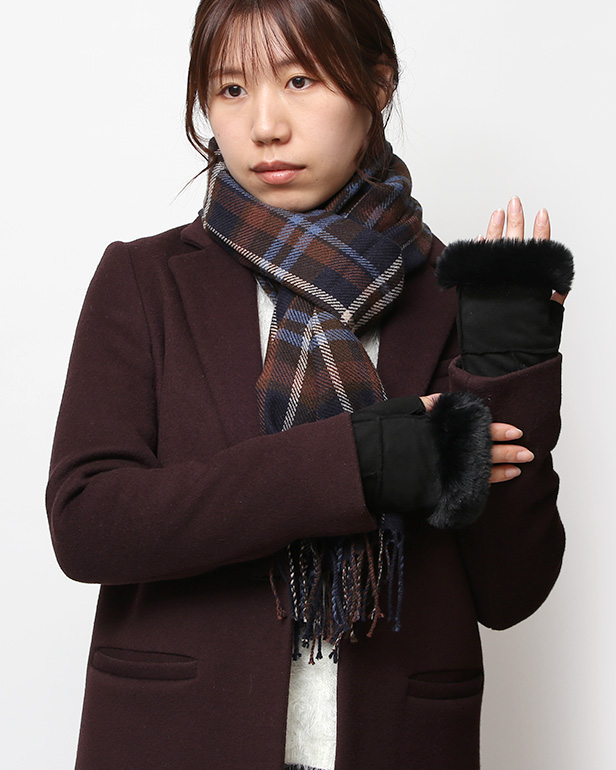 フェイクスエード マイクロボア裏地 フィンガーレス レディース 防寒 手袋 ブラック 黒 黒色 日本企画 ブランド クリスマス かわいい 女性 ギフト プレゼント 指無し グローブ おしゃれ チクチクしない KURODA(クロダ)