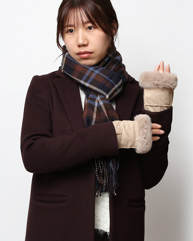 フェイクスエード マイクロボア裏地 フィンガーレス レディース 防寒 手袋 ベージュ 肌色 日本企画 ブランド クリスマス かわいい 女性 ギフト プレゼント 指無し グローブ おしゃれ チクチクしない KURODA(クロダ)