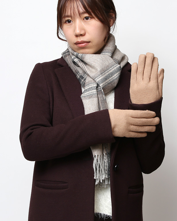 KURODA(クロダ) おさんぽねこ レディース 手袋 スマホ操作可能 キャメル ブラウン 茶 茶色 暖かい 裏起毛 防寒 猫 動物 アニマル キャラクター 刺繍 かわいい 暖かい 裏起毛 日本企画 ブランド タッチパネル スマートフォン