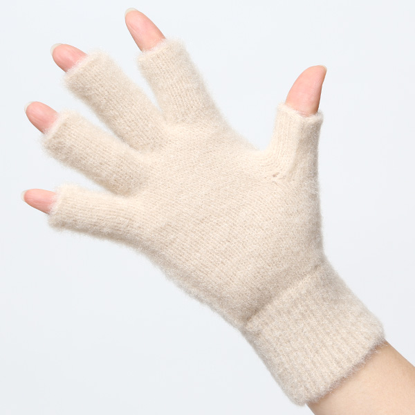  手袋 レディース ナイロンソフトヤーン素材 防寒 暖かい 柔らかい 肌触り ベージュ 肌色 タッチパネル スマホ操作可能 日本企画 ブランド 付け心地 良い 滑らか 履き心地 女性 KURODA(クロダ)