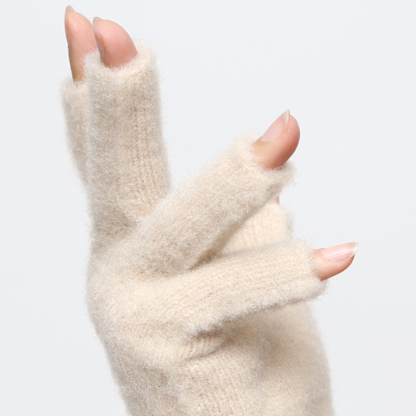  手袋 レディース ナイロンソフトヤーン素材 防寒 暖かい 柔らかい 肌触り ベージュ 肌色 タッチパネル スマホ操作可能 日本企画 ブランド 付け心地 良い 滑らか 履き心地 女性 KURODA(クロダ)