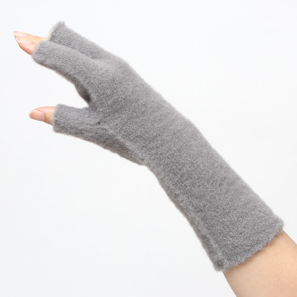 手袋 レディース ナイロンソフトヤーン素材 防寒 暖かい 柔らかい 肌触り ミドル丈 グレー グレイ 灰色 タッチパネル スマホ操作可能 ロング丈 日本企画 ブランド 付け心地 良い 滑らか 履き心地 KURODA(クロダ)