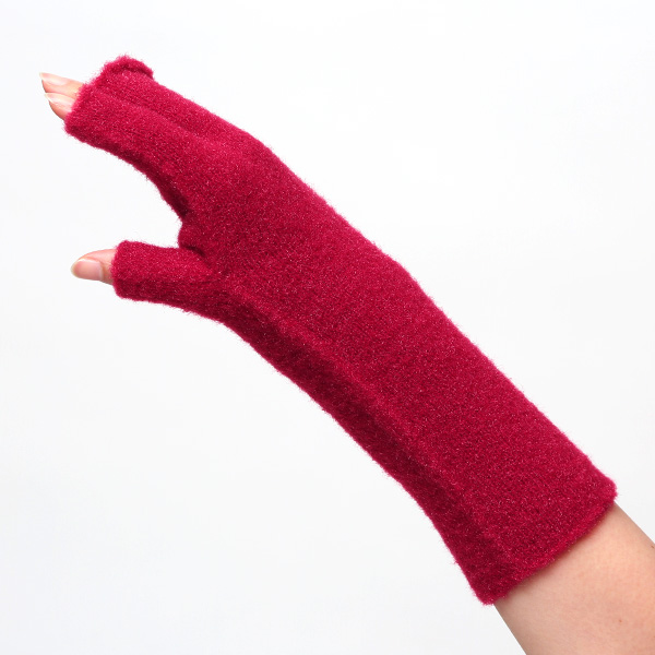  手袋 レディース ナイロンソフトヤーン素材 防寒 暖かい 柔らかい 肌触り ミドル丈 レッド ワイン 赤色 タッチパネル スマホ操作可能 ロング丈 日本企画 ブランド 付け心地 良い 滑らか 履き心地 KURODA(クロダ)