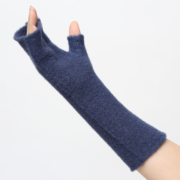  手袋 レディース ナイロンソフトヤーン素材 防寒 暖かい 柔らかい 肌触り ミドル丈 ブルー ネイビー 青色 タッチパネル スマホ操作可能 ロング丈 日本企画 ブランド 付け心地 良い 滑らか 履き心地 KURODA(クロダ)